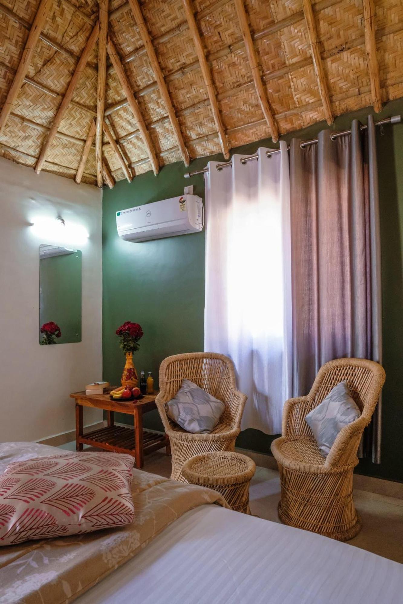 The Hideout Cottage And Restaurant هامبي المظهر الخارجي الصورة