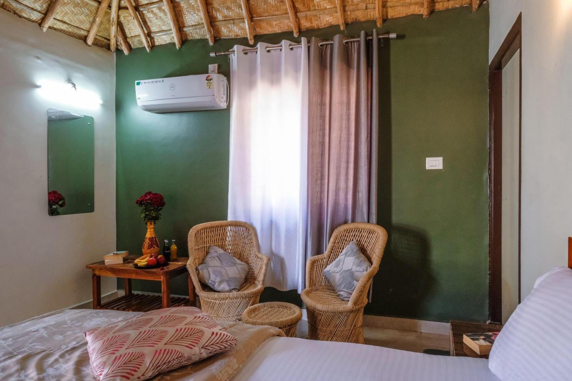 The Hideout Cottage And Restaurant هامبي المظهر الخارجي الصورة