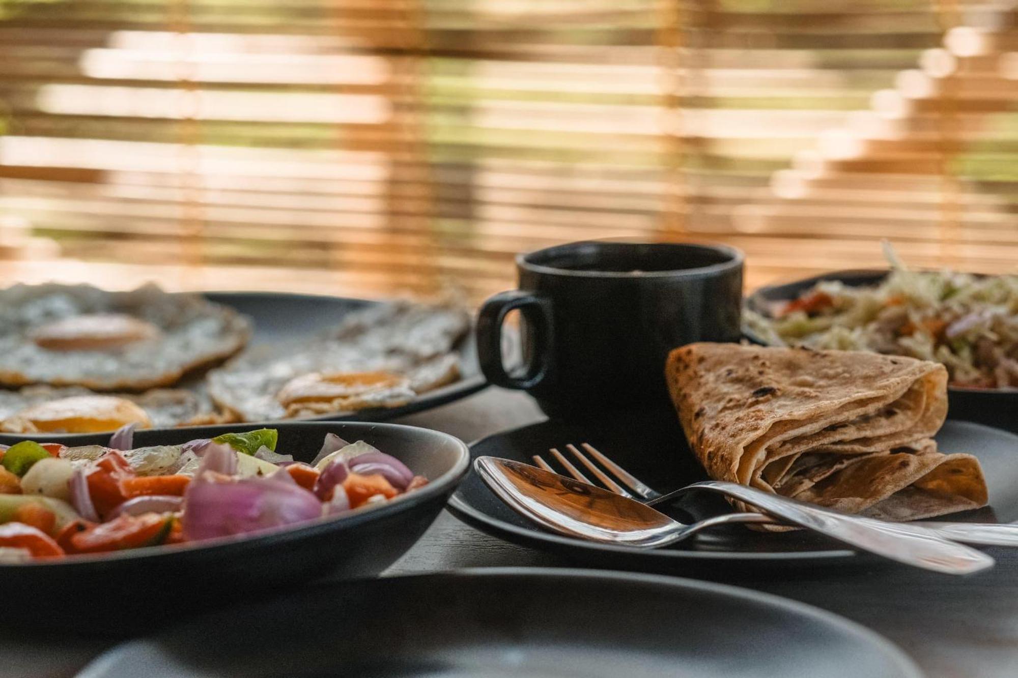 The Hideout Cottage And Restaurant هامبي المظهر الخارجي الصورة