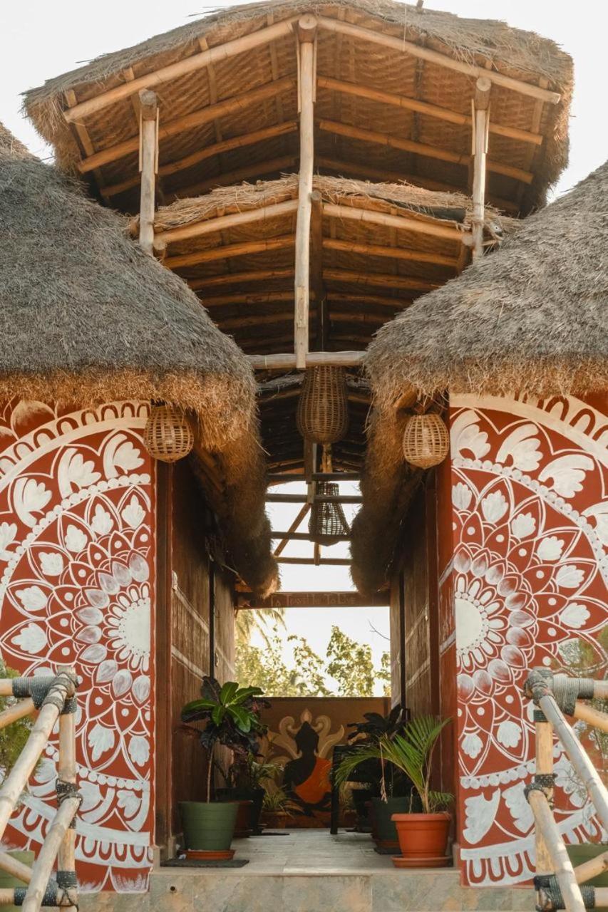 The Hideout Cottage And Restaurant هامبي المظهر الخارجي الصورة